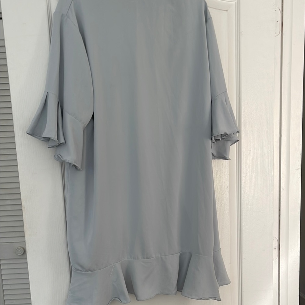 Gray Ruffled Sleeve Robe with V-Neck - Picture 5 of 5